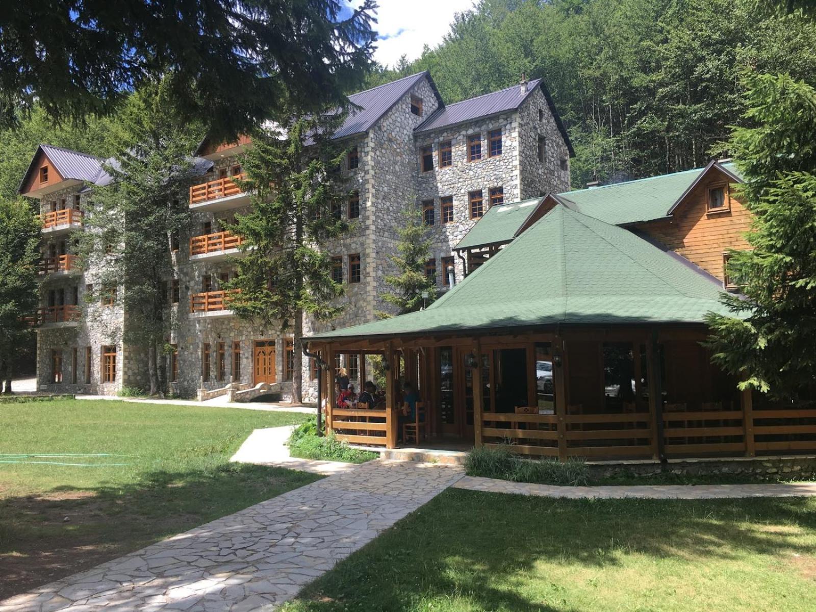 Fusha E Gjes Hotel 발보너 외부 사진