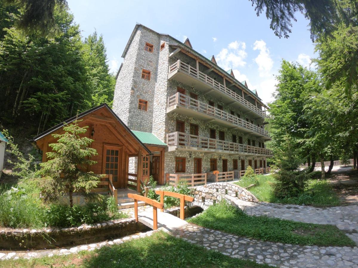 Fusha E Gjes Hotel 발보너 외부 사진