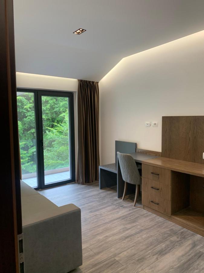 Fusha E Gjes Hotel 발보너 외부 사진