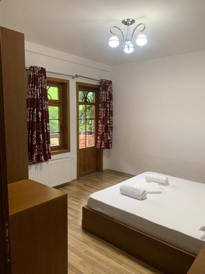 Fusha E Gjes Hotel 발보너 외부 사진