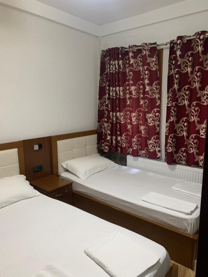 Fusha E Gjes Hotel 발보너 외부 사진