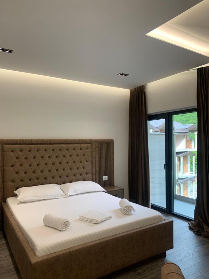 Fusha E Gjes Hotel 발보너 외부 사진