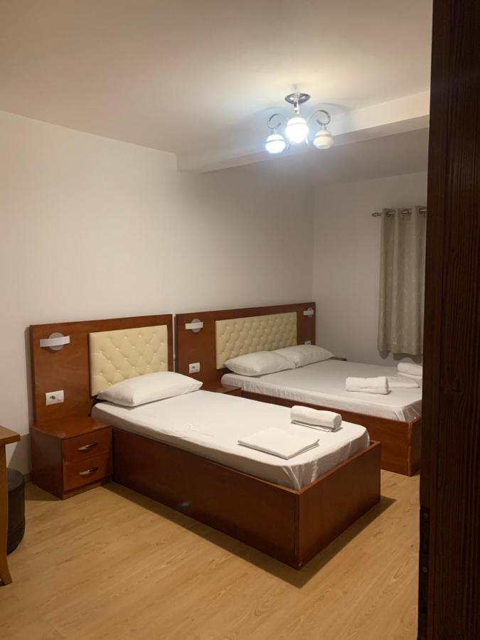 Fusha E Gjes Hotel 발보너 외부 사진